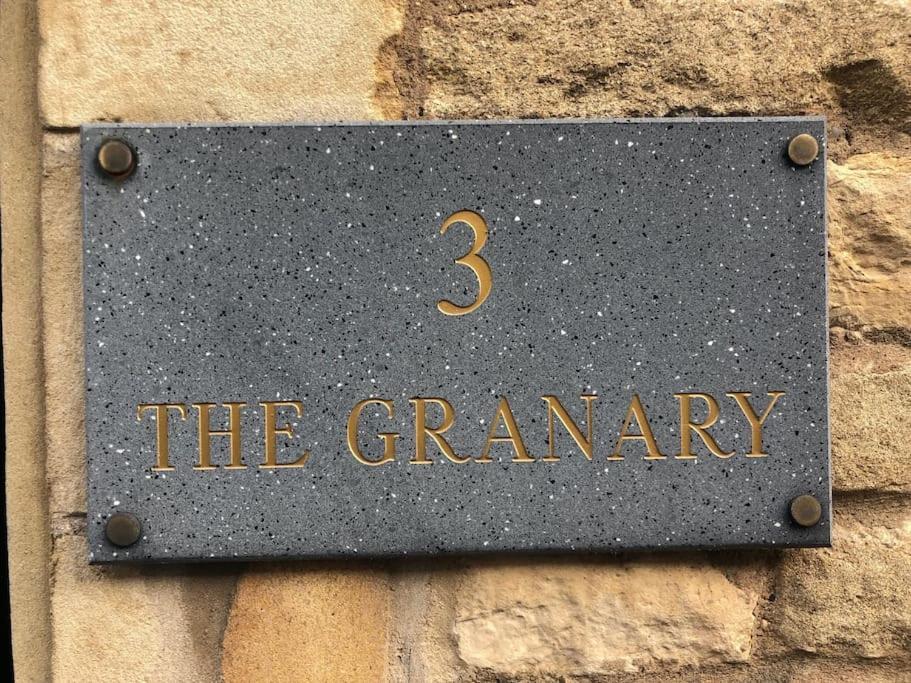 The Granary, Lovely Townhouse In Central Стамфорд Екстериор снимка