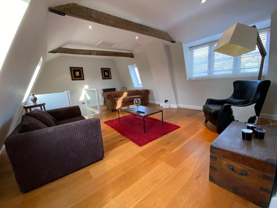 The Granary, Lovely Townhouse In Central Стамфорд Екстериор снимка